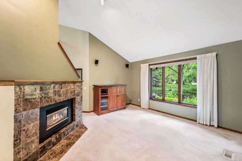 4068 Quantico Ln N, Minneapolis, MN 55446