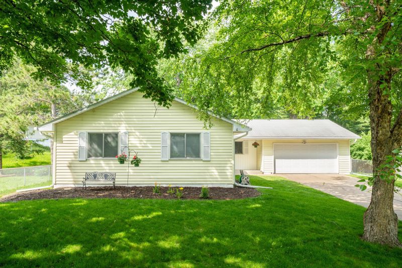 11425 Valley Ct, Burnsville, MN 55337