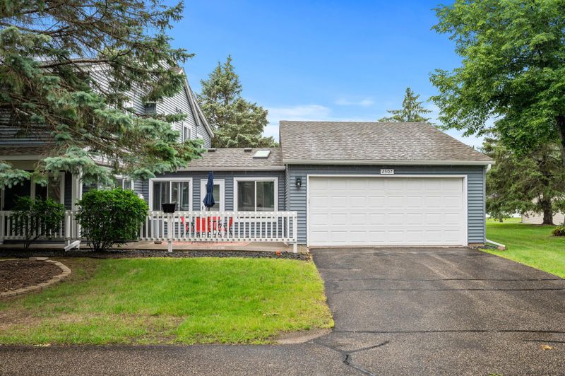 2507 Wimbledon Pl, Woodbury, MN 55125