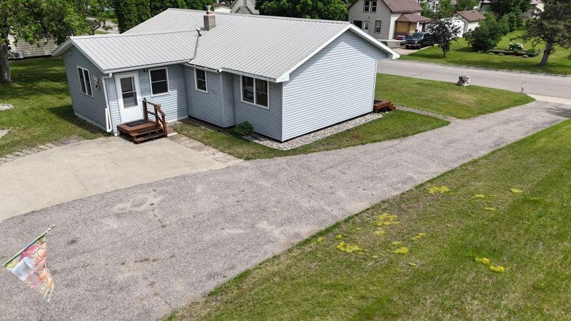 116 E Spruce Ave, Frazee, MN 56544