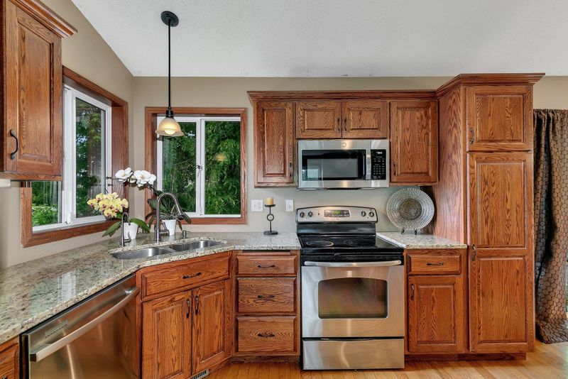 1315 Stone Ridge Rd, Sauk Rapids, MN 56379