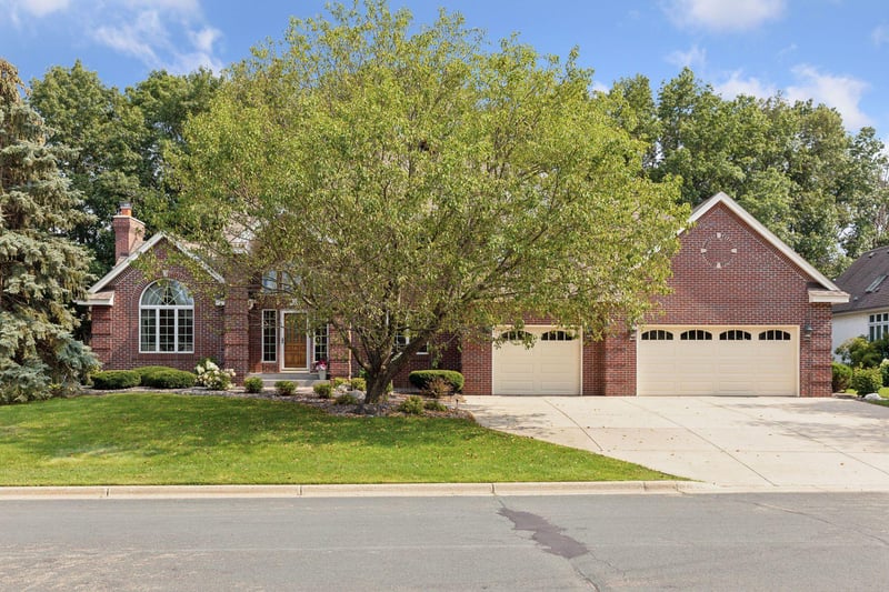 590 Watersedge Ter, Mendota Heights, MN 55120