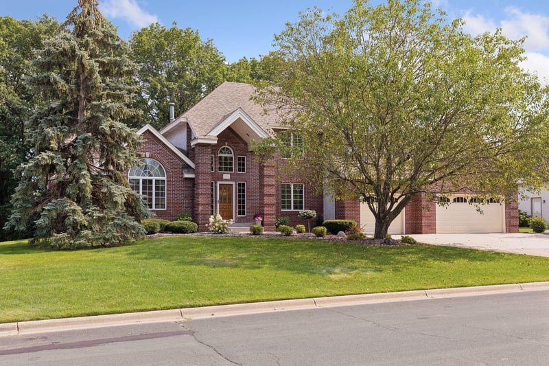 590 Watersedge Ter, Mendota Heights, MN 55120