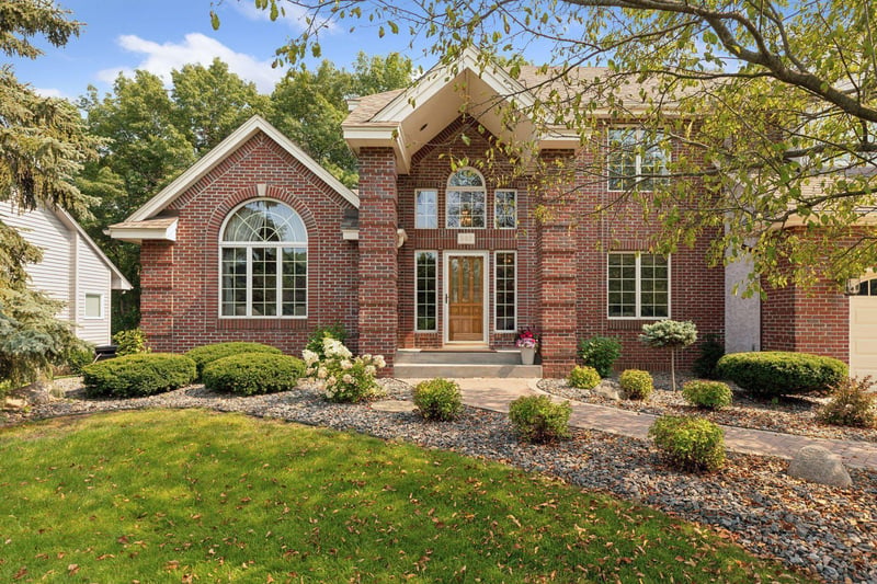 590 Watersedge Ter, Mendota Heights, MN 55120