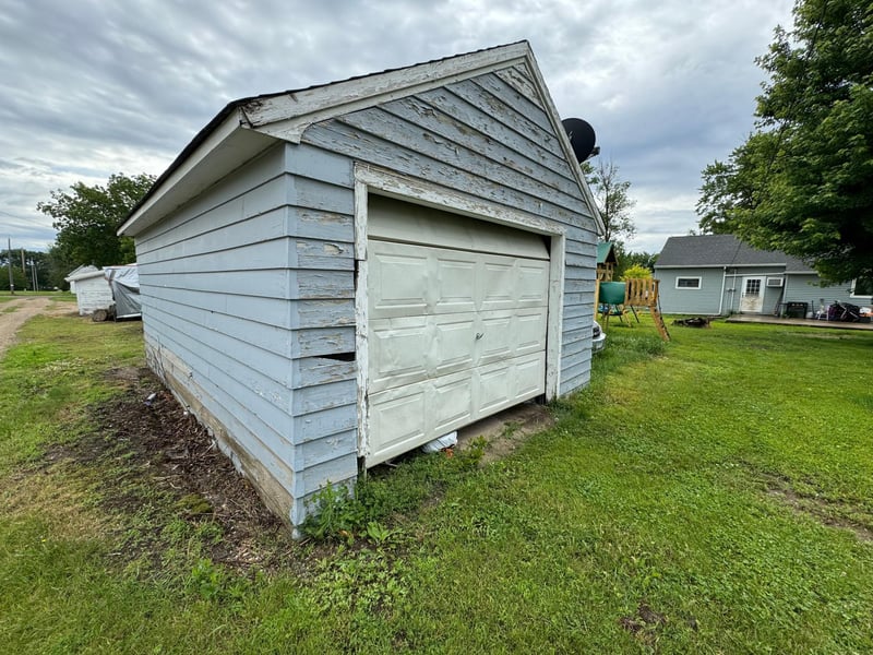 211 E Dineen St, Sanborn, MN 56083