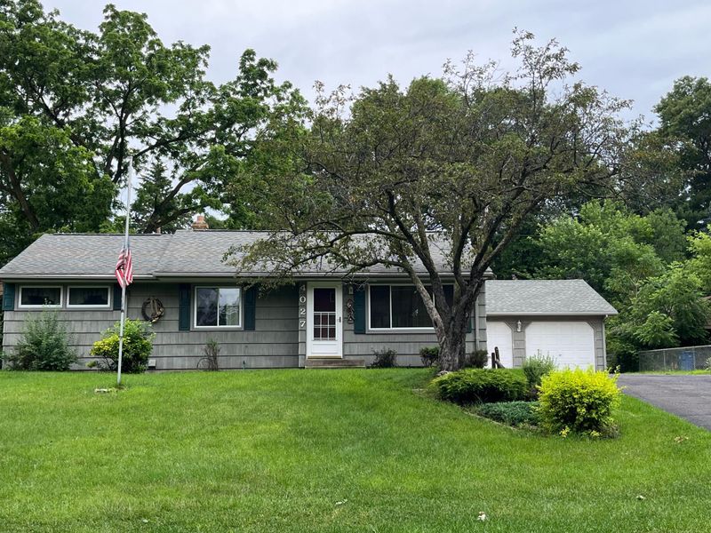 4027 Gisella Blvd, North Saint Paul, MN 55110
