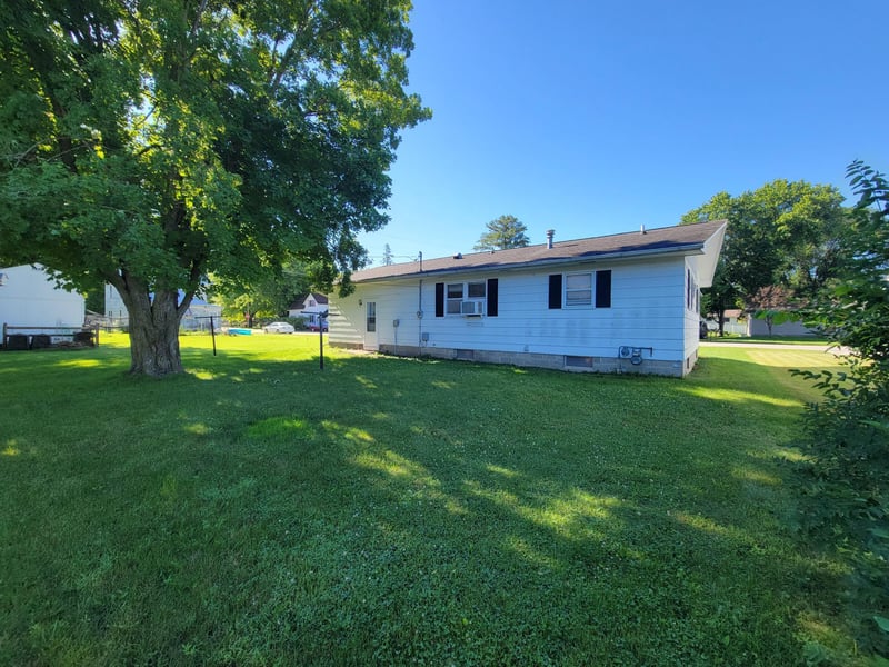 124 Prospect St, Peterson, MN 55962
