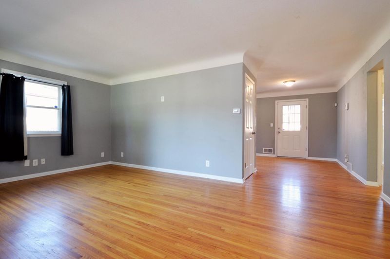2065 Suburban Ave, Saint Paul, MN 55119