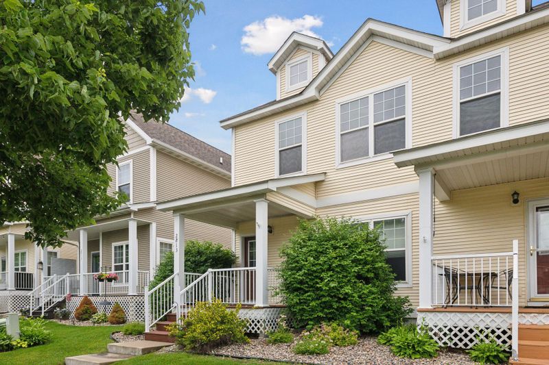 2813 Faulkner Dr, Chaska, MN 55318