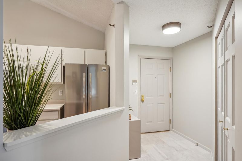 7622 York Ave S #1307, Edina, MN 55435