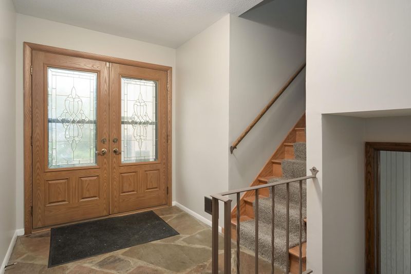 5909 W 105th St, Minneapolis, MN 55438
