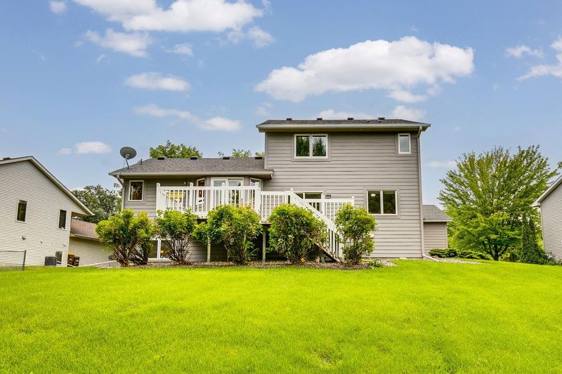 5728 Woodbridge Dr, Savage, MN 55378