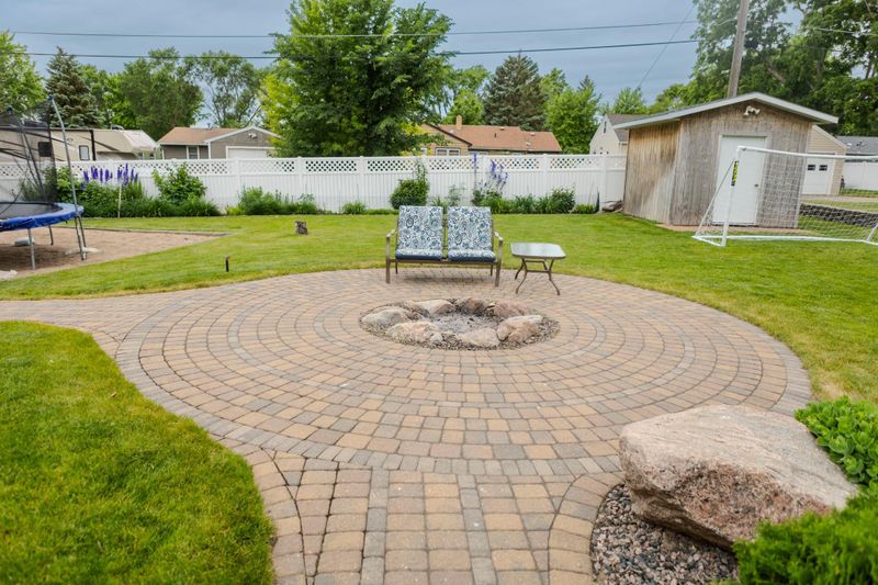 114 S California Ave, Morris, MN 56267