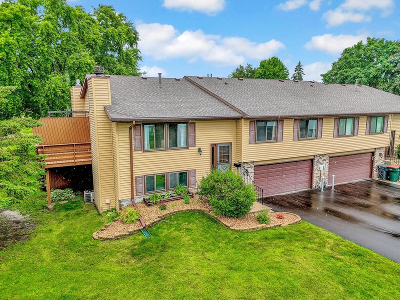 1092 122nd Ave NE, Blaine, MN 55434