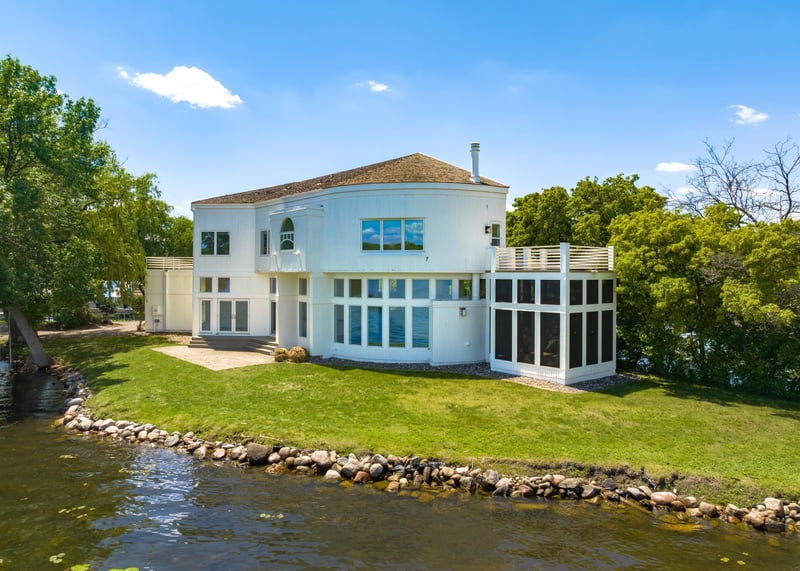 75 Fairhope Ave, Excelsior, MN 55331