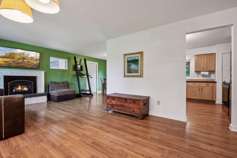 2240 Melody Hill Rd, Chanhassen, MN 55331