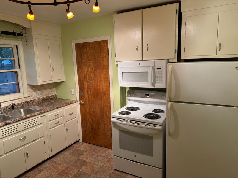 1826 Ford Pw, Saint Paul, MN 55116