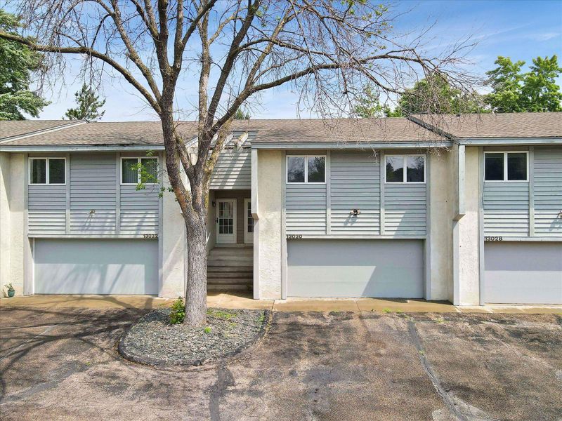 13030 Judicial Rd, Burnsville, MN 55337