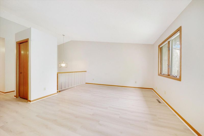 13030 Judicial Rd, Burnsville, MN 55337