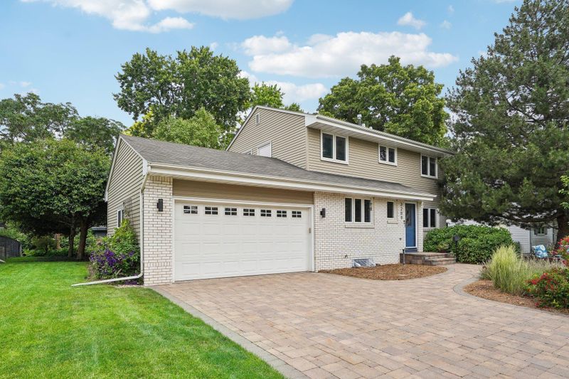 3209 Wendhurst Ave, Saint Anthony, MN 55418
