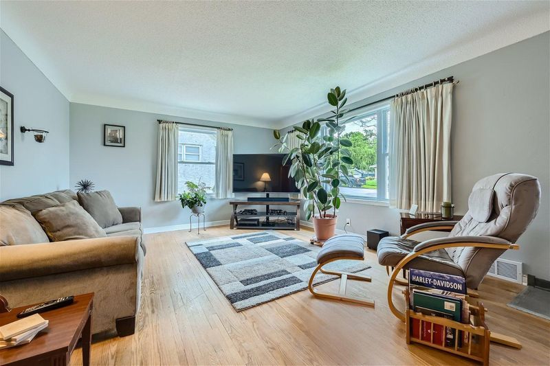 1649 Conway St, Saint Paul, MN 55106