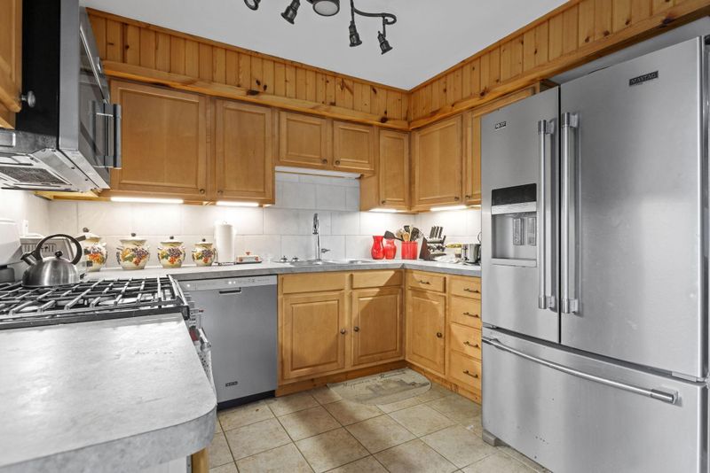 7971 Highland Dr, Circle Pines, MN 55014