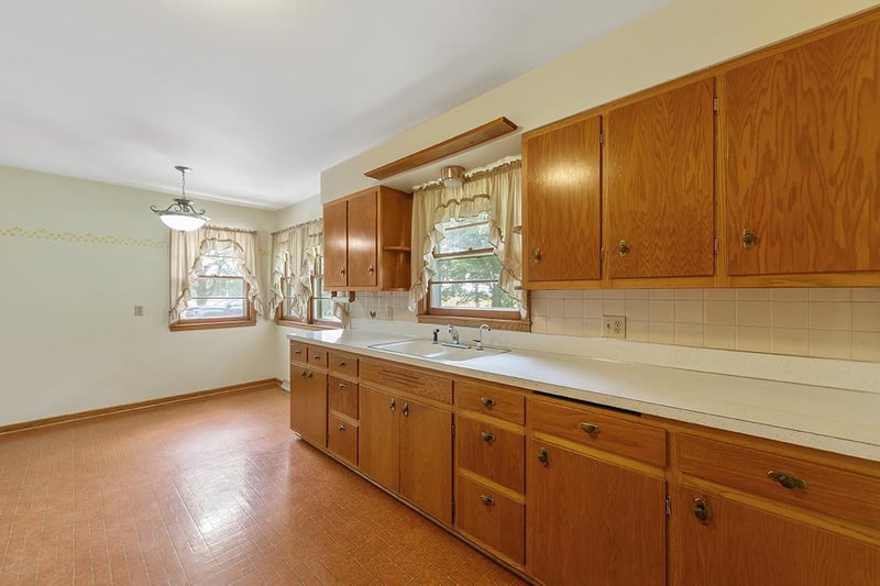 30500 W County Line Rd, Pemberton, MN 56078