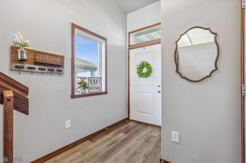 4324 19th St S, Moorhead, MN 56560