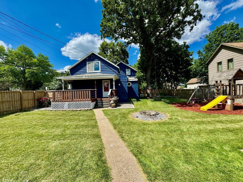 400 5th St E, Hastings, MN 55033