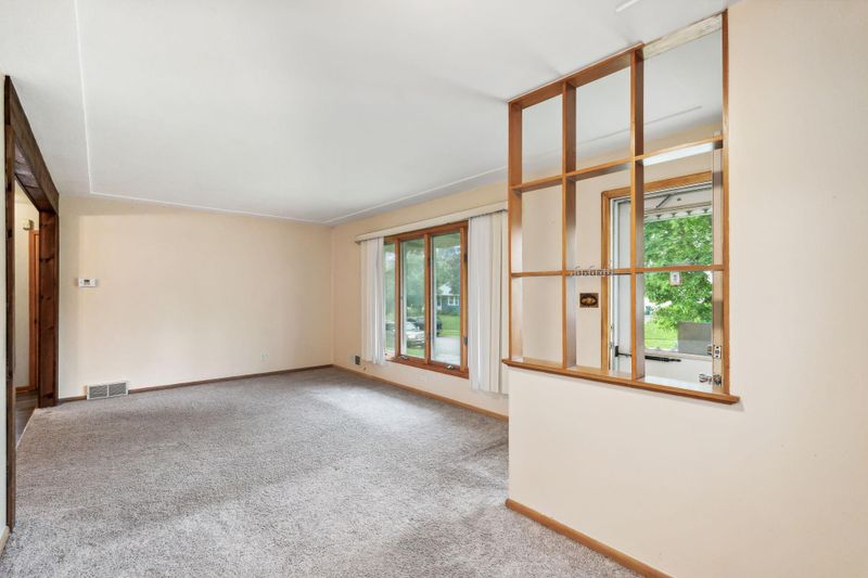 1672 Euclid St, Saint Paul, MN 55106
