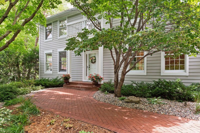 3615 James Ave, Wayzata, MN 55391