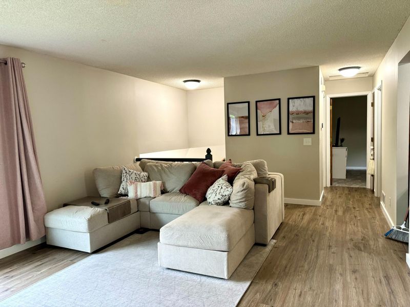 4439 Lynx Ct, Eagan, MN 55123
