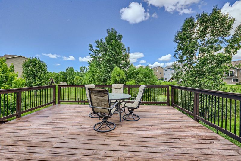 750 Kadler Ave NE, Hanover, MN 55341