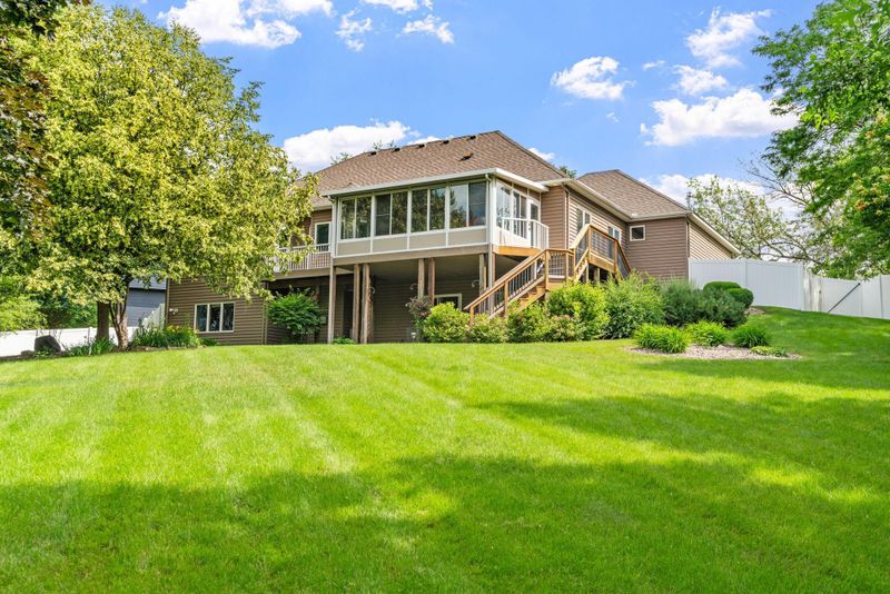 1950 Wenz Ave, Chaska, MN 55318