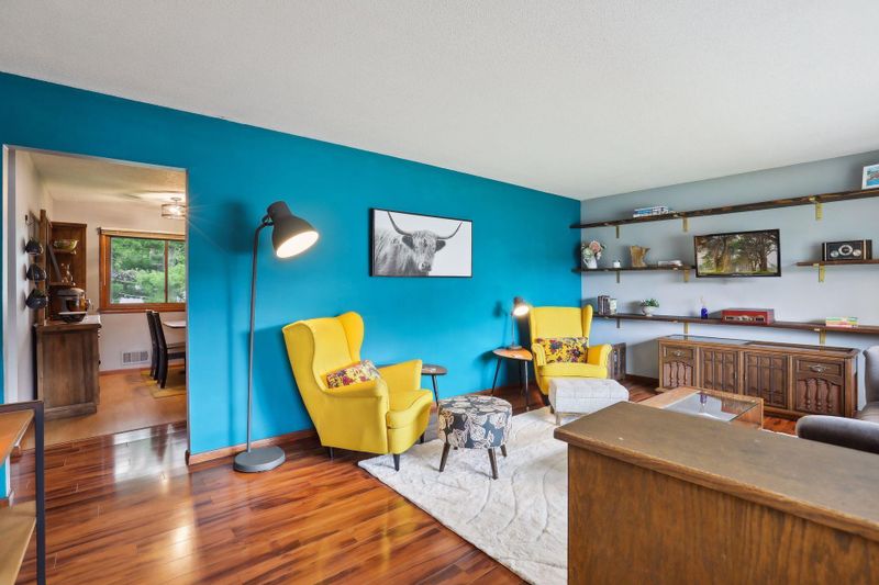 8701 40 1/2 Ave N, Minneapolis, MN 55427