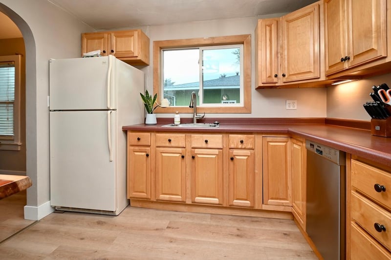 840 43rd Ave, Goodview, MN 55987