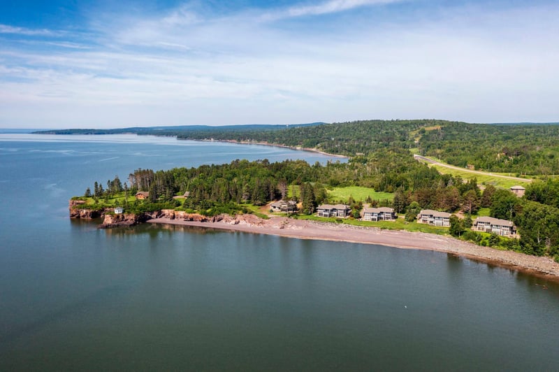 1814 Silver Cliff Rd, Two Harbors, MN 55616