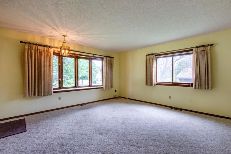 606 W Main St, Kasson, MN 55944
