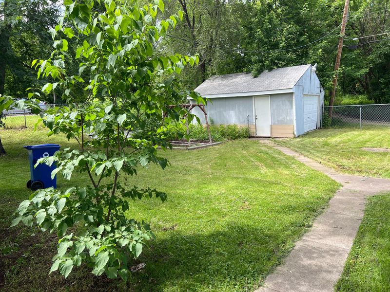 1009 James Ave, Saint Paul, MN 55102