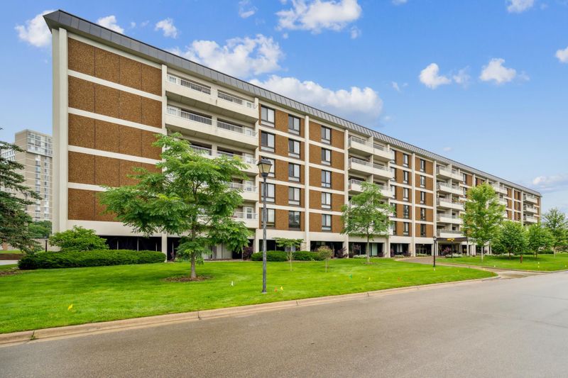 6400 York Ave S #206, Minneapolis, MN 55435