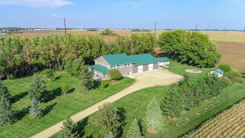 51443 421st Ave, North Mankato, MN 56003