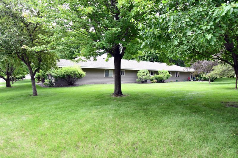 501 Dew Drop Ln, Center City, MN 55012