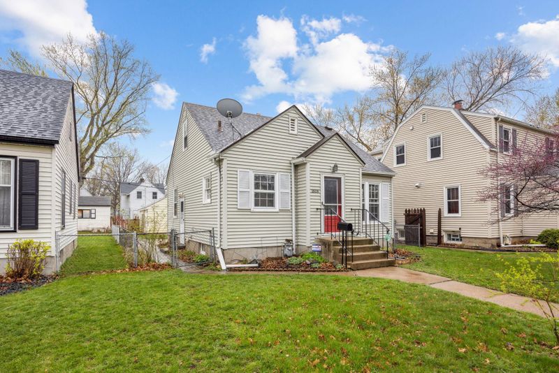 1818 Orange Ave E, Saint Paul, MN 55119