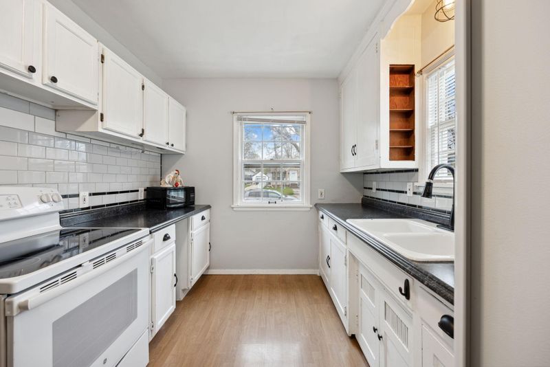 1818 Orange Ave E, Saint Paul, MN 55119
