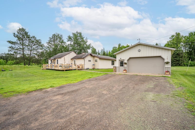 5704 Eagle Lake Rd, Cromwell, MN 55726