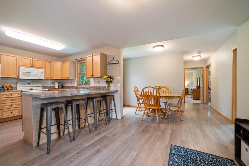 5704 Eagle Lake Rd, Cromwell, MN 55726