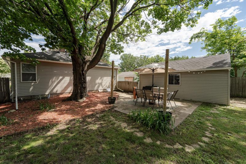 1414 5th St NE, Rochester, MN 55906