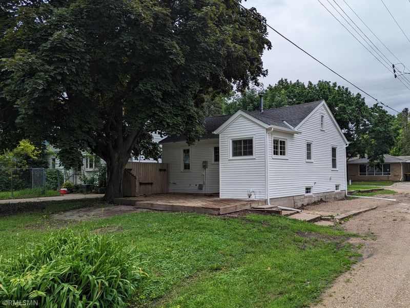 330 Elm Ave E, Hector, MN 55342