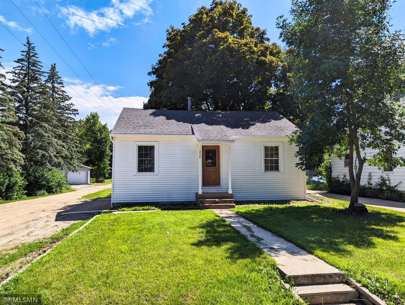 330 Elm Ave E, Hector, MN 55342