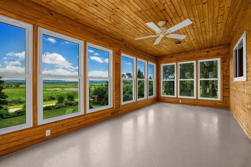 6564 State 26, La Crescent, MN 55947